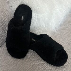UGG Women’s Black Plush Open-Toe Slide Slippers